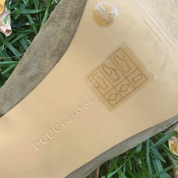 Women’s suede slingback heels Size 9 - Picture 3 of 3